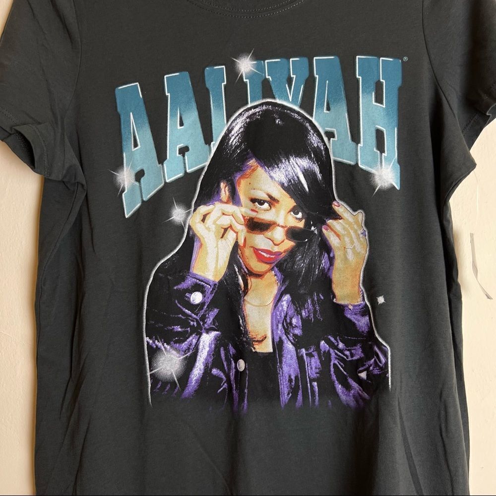 Torrid Classic Fit Tunic Tee - Vintage Aaliyah Black, Size 0 = Large-12/14 - Picture 8 of 10